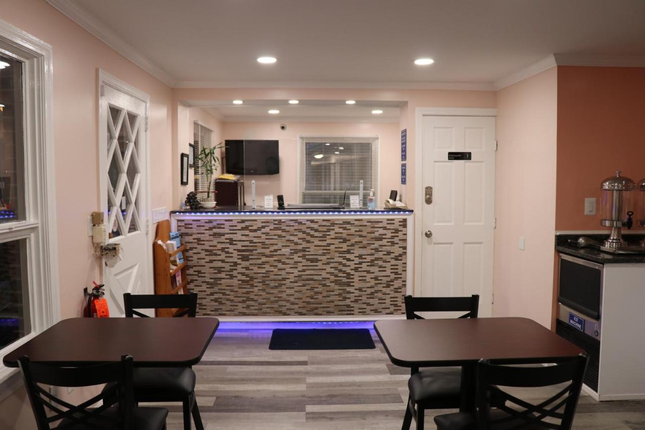 Elite Inn Moosup Exterior foto